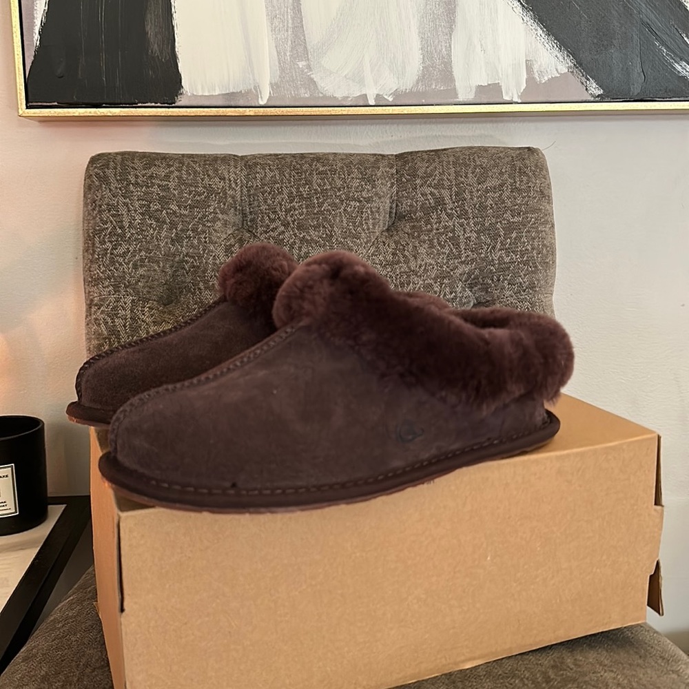 Ugg Moraene Nwt size 5 Nwt